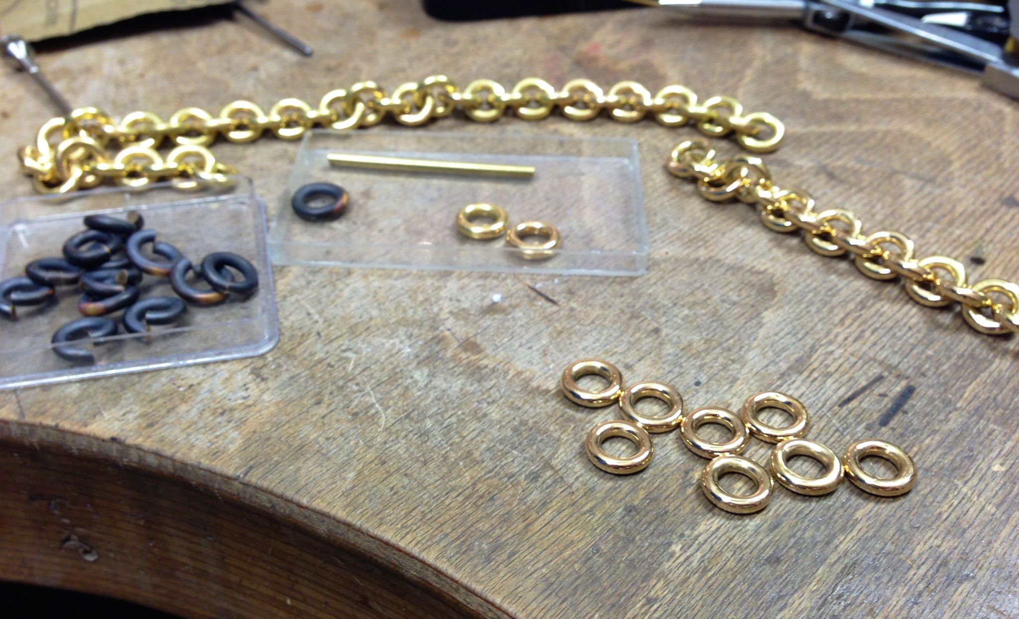 Massive Ösenkette in 750/- Gelbgold & Brillanten im Verschluss